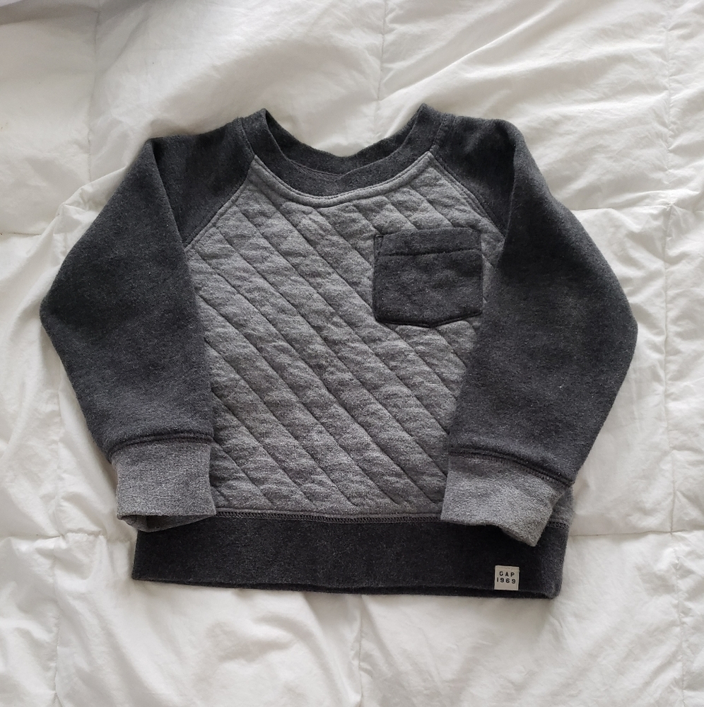 Gap sweater